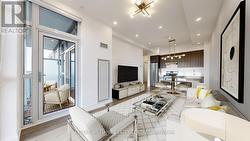 625 - 8763 BAYVIEW AVENUE  Richmond Hill, ON L4B 3V1