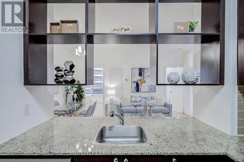 Ph3 - 151 Village Green Square, Toronto, ON - Indoor Photo Showing Kitchen