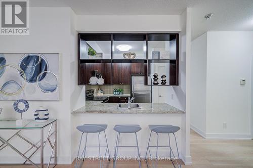Ph3 - 151 Village Green Square, Toronto, ON - Indoor Photo Showing Kitchen