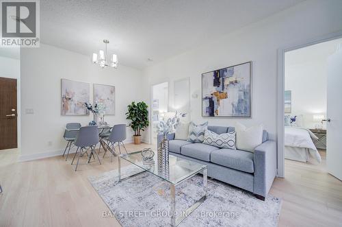 Ph3 - 151 Village Green Square, Toronto, ON - Indoor Photo Showing Living Room
