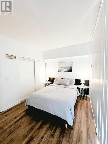 1508 - 225 Webb Drive, Mississauga, ON - Indoor Photo Showing Bedroom