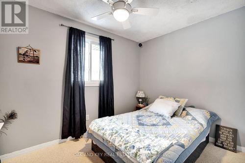 63 Dundee Court, London South (South G), ON - Indoor Photo Showing Bedroom