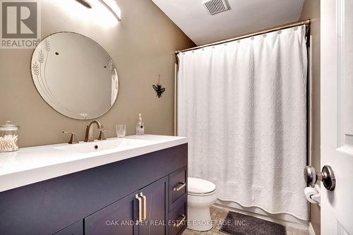 63 Dundee Court, London South (South G), ON - Indoor Photo Showing Bathroom