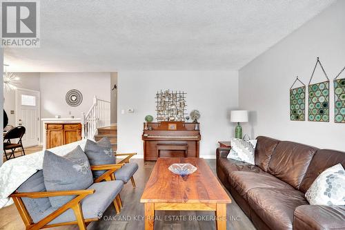 63 Dundee Court, London South (South G), ON - Indoor Photo Showing Living Room