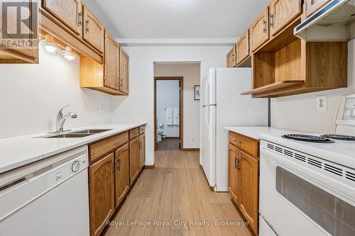 206 - 4 Albert Street, Cambridge, ON - Indoor Photo Showing Kitchen With Double Sink
