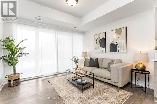 105 - 280 Herzberg Road, Ottawa, ON - Indoor Photo Showing Living Room