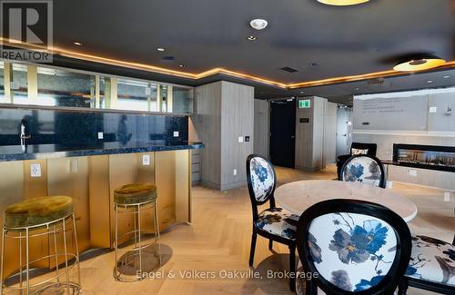 309 - 405 Dundas Street W, Oakville (Go Glenorchy), ON - Indoor
