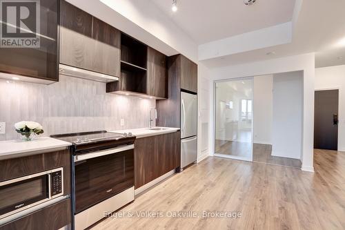 309 - 405 Dundas Street W, Oakville (Go Glenorchy), ON - Indoor Photo Showing Kitchen