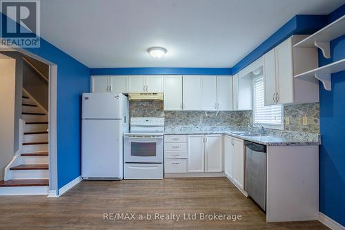 6 - 380 Quarter Line, Tillsonburg, ON - Indoor Photo Showing Kitchen