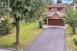 7 HOUGHTON COURT  Whitby, ON L1N 8G9