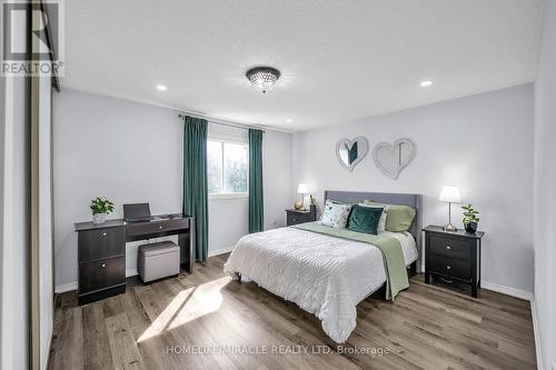 7 Houghton Court, Whitby, ON - Indoor Photo Showing Bedroom