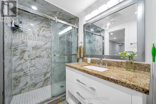 7 Houghton Court, Whitby, ON - Indoor Photo Showing Bathroom