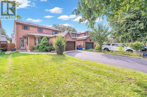 7 Houghton Court, Whitby, ON - Outdoor