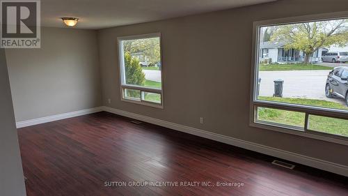 49 Royal Oak Drive, Innisfil, ON - Indoor Photo Showing Other Room