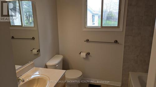 49 Royal Oak Drive, Innisfil, ON - Indoor Photo Showing Bathroom