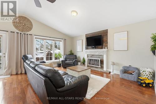 167 Silas Boulevard, Georgina, ON - Indoor Photo Showing Living Room With Fireplace
