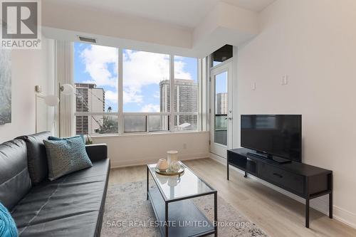 1301 - 88 Broadway Avenue, Toronto, ON - Indoor Photo Showing Living Room