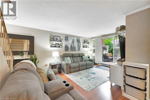 36 Hayhurst Road Unit# 159, Brantford, ON - Indoor Photo Showing Living Room
