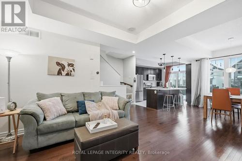 322 Citrine Street, Ottawa, ON - Indoor Photo Showing Living Room