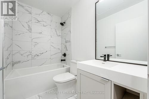 902 - 250 LAWRENCE AVENUE  Toronto, ON M5M 1B2