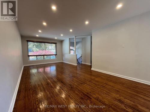 25 Norman Avenue, King, ON - Indoor Photo Showing Other Room