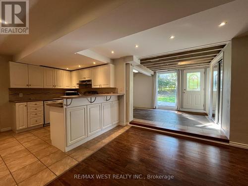 25 Norman Avenue, King, ON - Indoor Photo Showing Kitchen