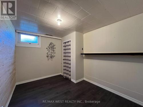 25 Norman Avenue, King, ON - Indoor Photo Showing Other Room