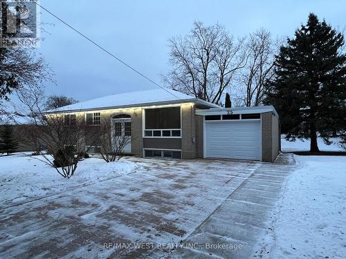 25 Norman Avenue, King, ON - Outdoor