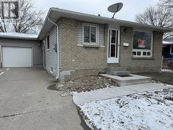 1168 OVERLEA CRESCENT  Sarnia, ON N7S 4E7