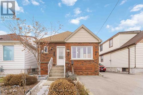136 Ivon Avenue, Hamilton, ON - Outdoor