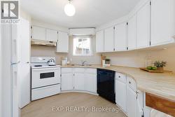 Bright & Cheerful Kitchen - 