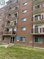 2225 UNIVERSITY West Unit# 303  Windsor, ON N9B 1E6