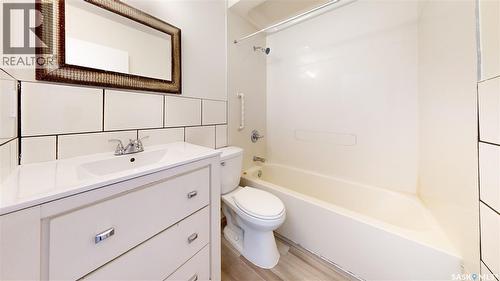 2130 Atkinson Street, Regina, SK - Indoor Photo Showing Bathroom