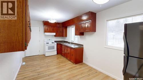 2130 Atkinson Street, Regina, SK - Indoor Photo Showing Kitchen