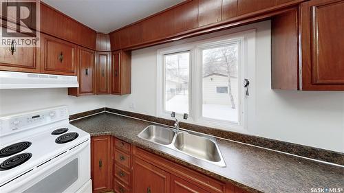 2130 Atkinson Street, Regina, SK - Indoor Photo Showing Kitchen With Double Sink