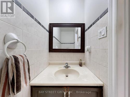 36 Durant Crescent, Markham, ON - Indoor Photo Showing Bathroom