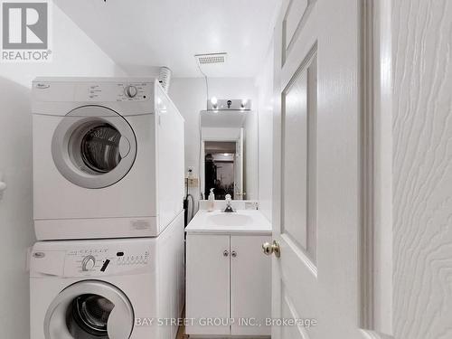 36 Durant Crescent, Markham, ON - Indoor Photo Showing Laundry Room