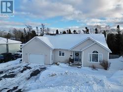 32 Thomas Street  Grand Falls Windsor, NL A2A 2V6