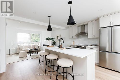 73 - 35 Waterman Avenue, London South (South R), ON - Indoor Photo Showing Kitchen With Stainless Steel Kitchen With Upgraded Kitchen