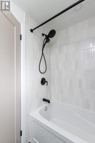 73 - 35 Waterman Avenue, London South (South R), ON - Indoor Photo Showing Bathroom