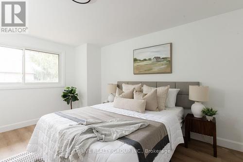 73 - 35 Waterman Avenue, London South (South R), ON - Indoor Photo Showing Bedroom