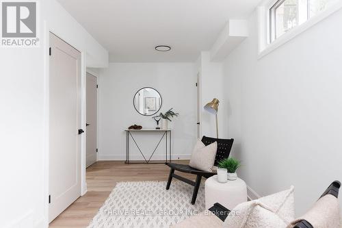 73 - 35 Waterman Avenue, London South (South R), ON - Indoor