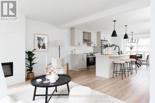 73 - 35 Waterman Avenue, London South (South R), ON - Indoor