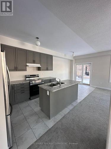 41 Bentgrass Drive, Welland, ON - Indoor Photo Showing Kitchen With Double Sink
