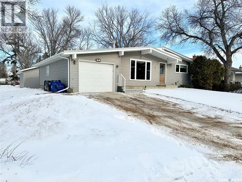 3 Scott Crescent, Weyburn, SK - Outdoor