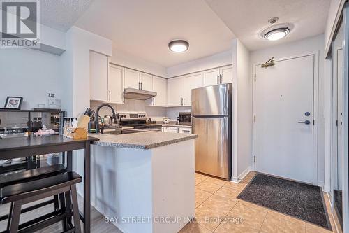 803 - 5500 Yonge Street, Toronto, ON - Indoor Photo Showing Kitchen