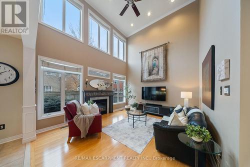 3098 Baron Drive, Mississauga, ON - Indoor Photo Showing Living Room With Fireplace