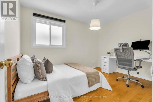 2543 Scarth Court, Mississauga, ON - Indoor Photo Showing Bedroom