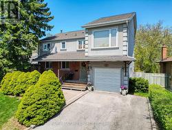 103 WEIR CRESCENT  Toronto, ON M1E 3B2