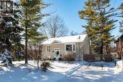 35 MONTGOMERY BOULEVARD  Kingston (City Southwest), ON K7M 3N7